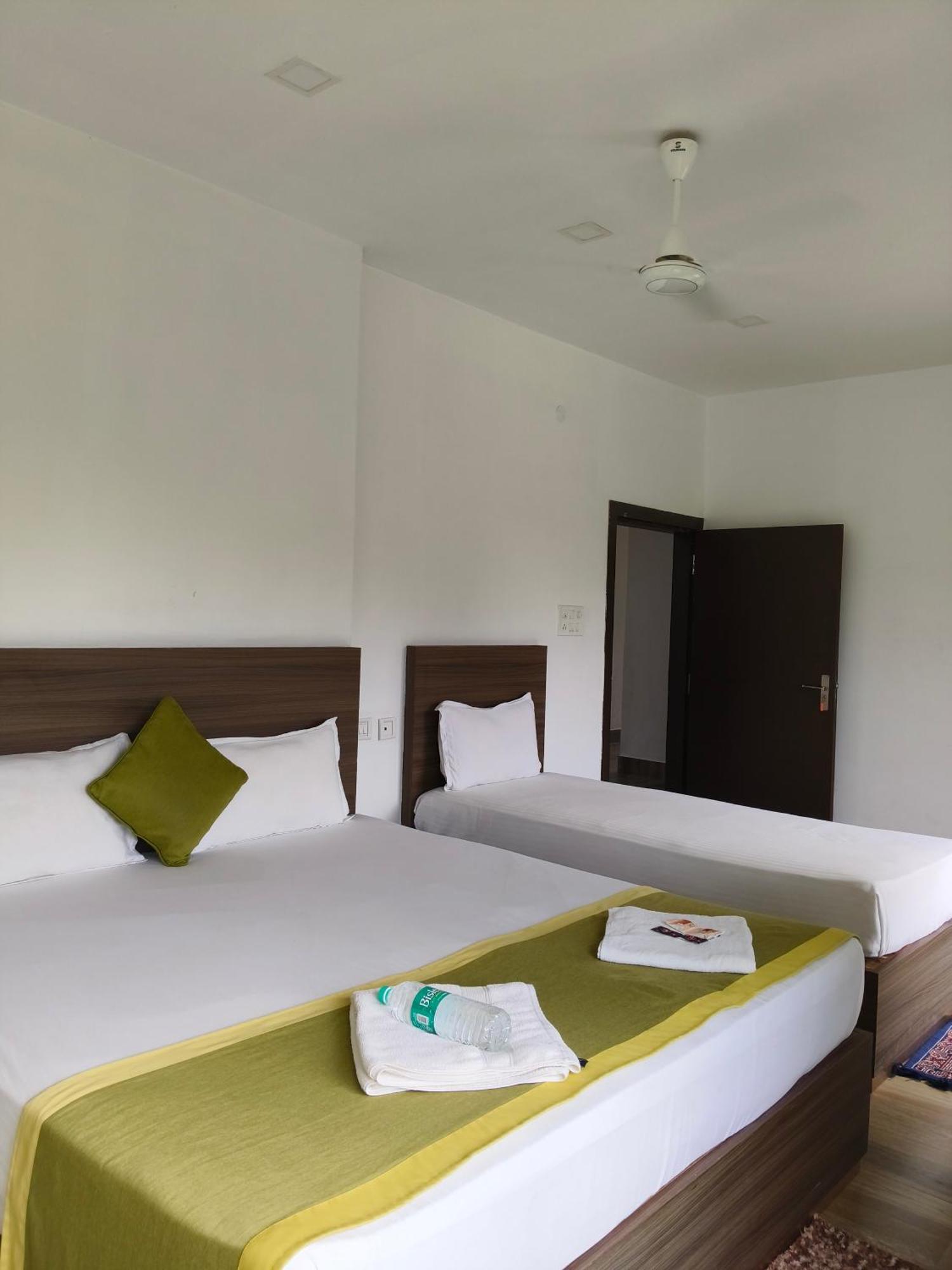 Hotel Shivaji Inn Kaziranga Bagian luar foto