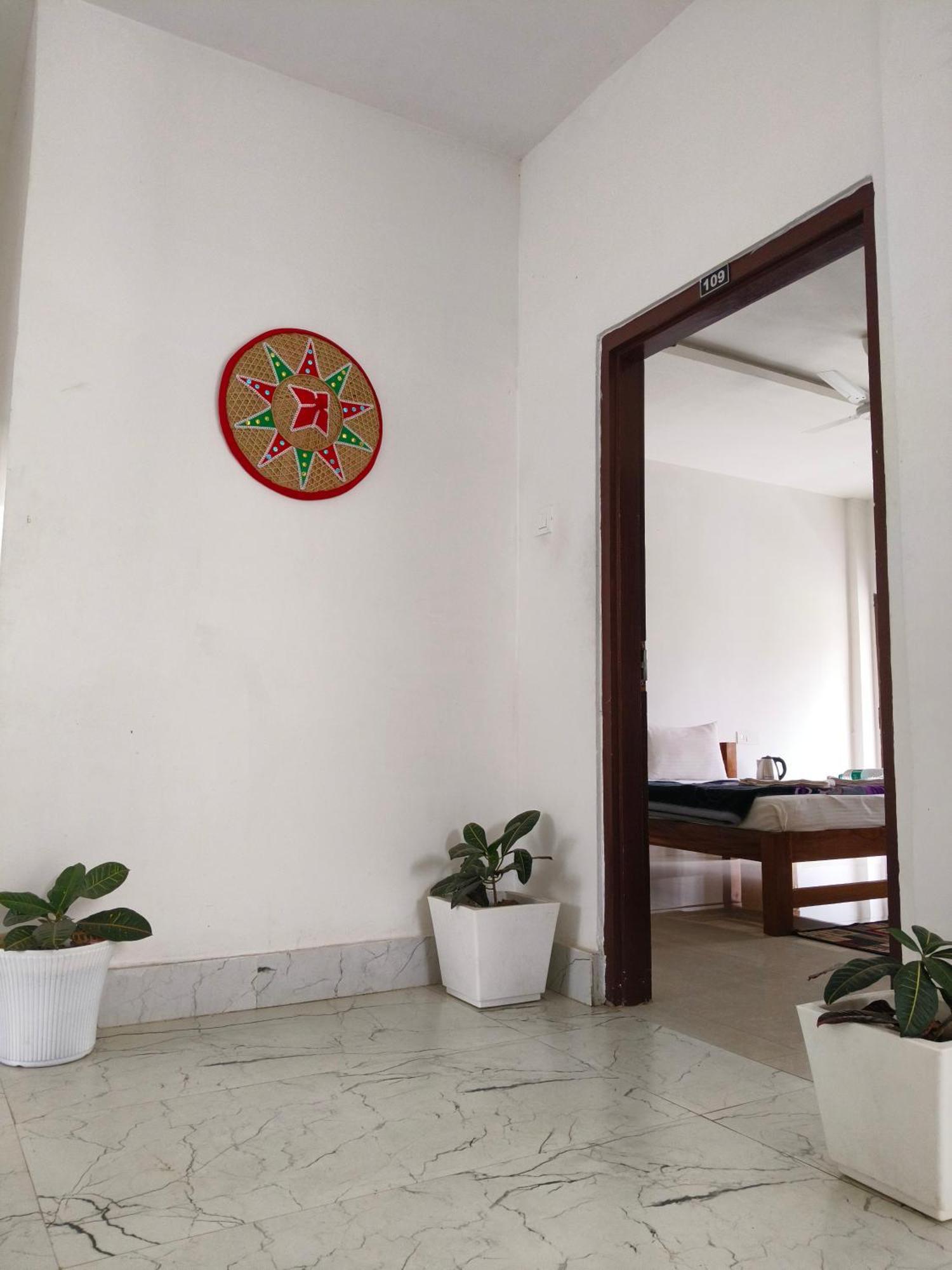 Hotel Shivaji Inn Kaziranga Bagian luar foto