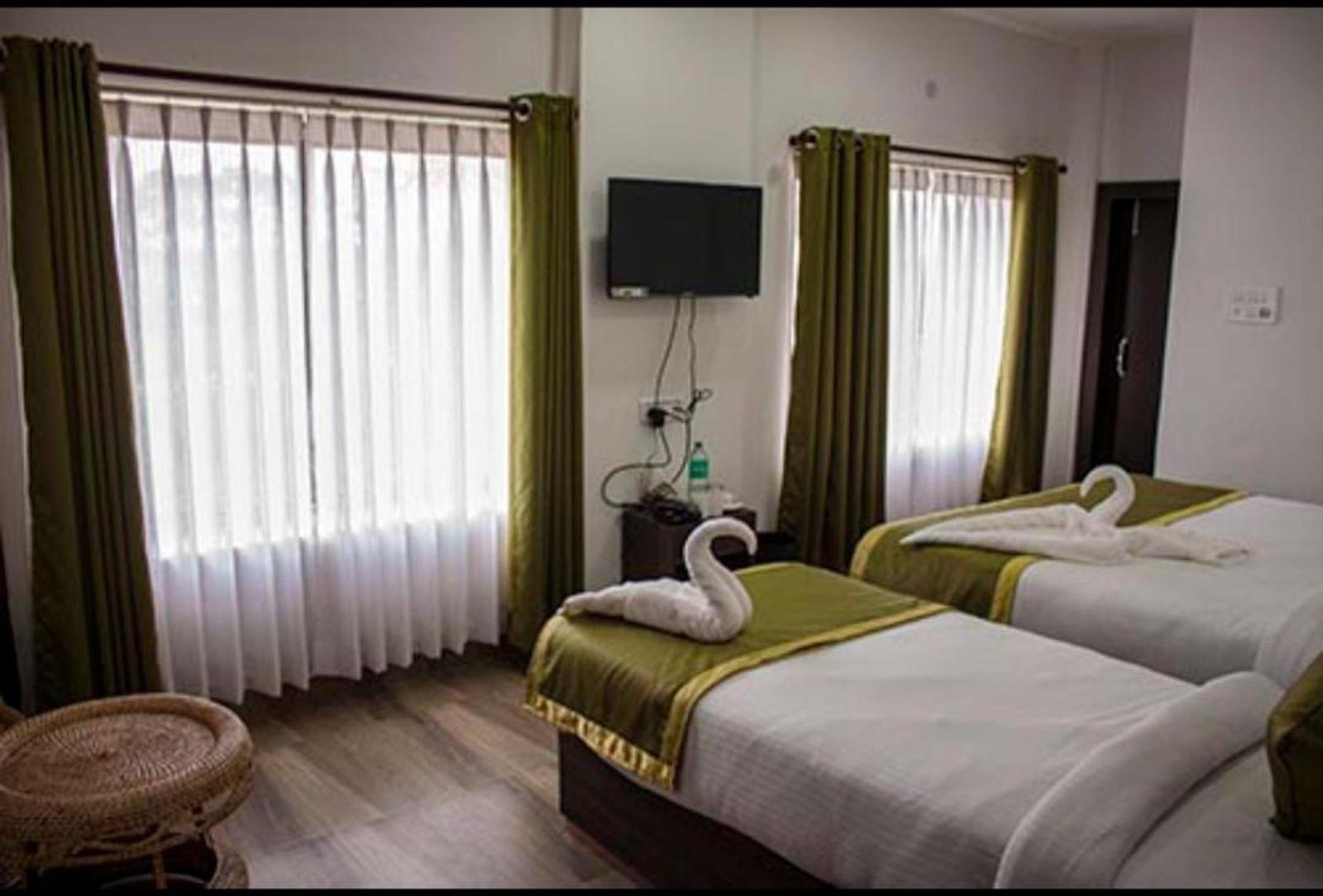 Hotel Shivaji Inn Kaziranga Bagian luar foto