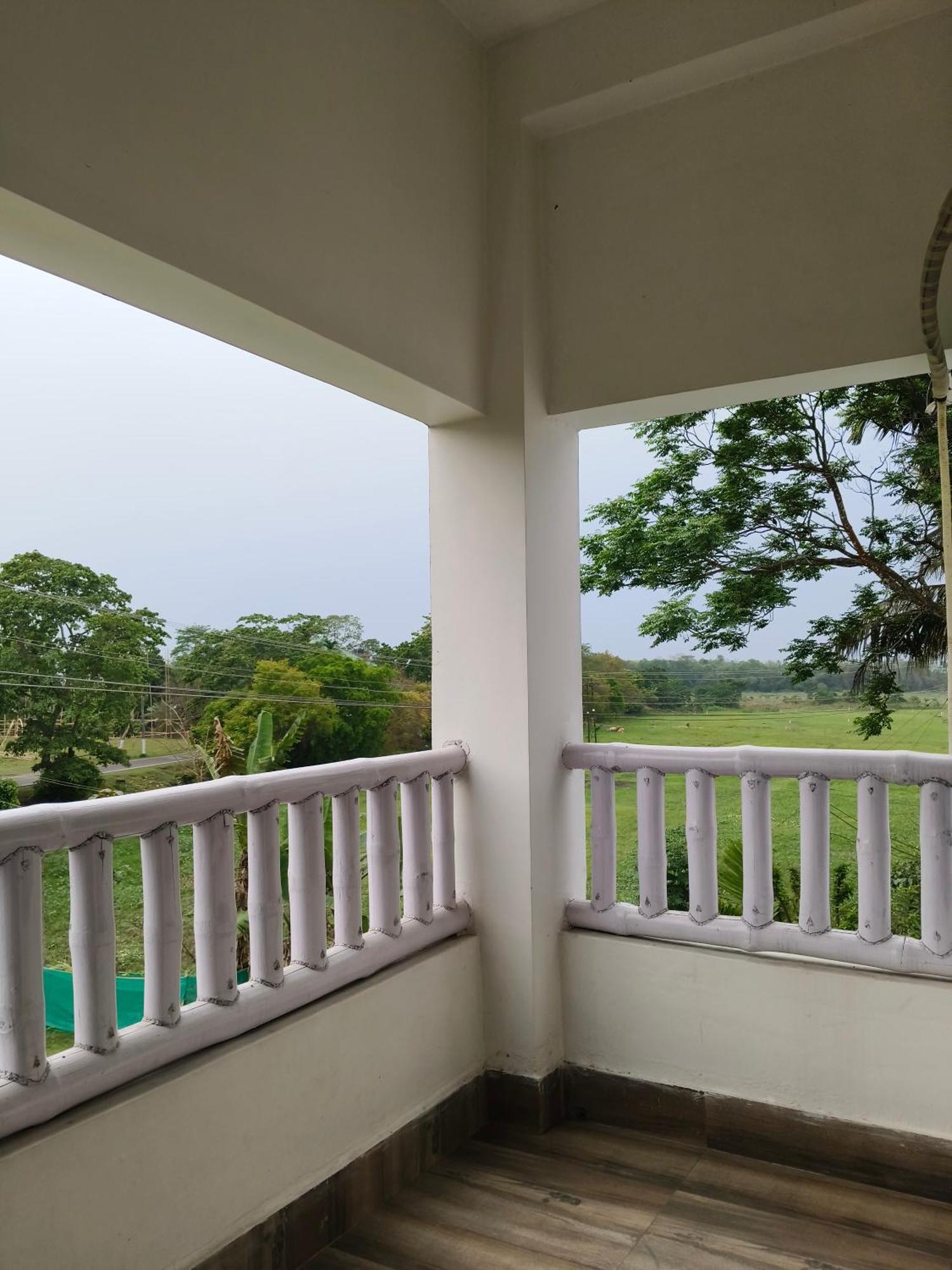 Hotel Shivaji Inn Kaziranga Bagian luar foto