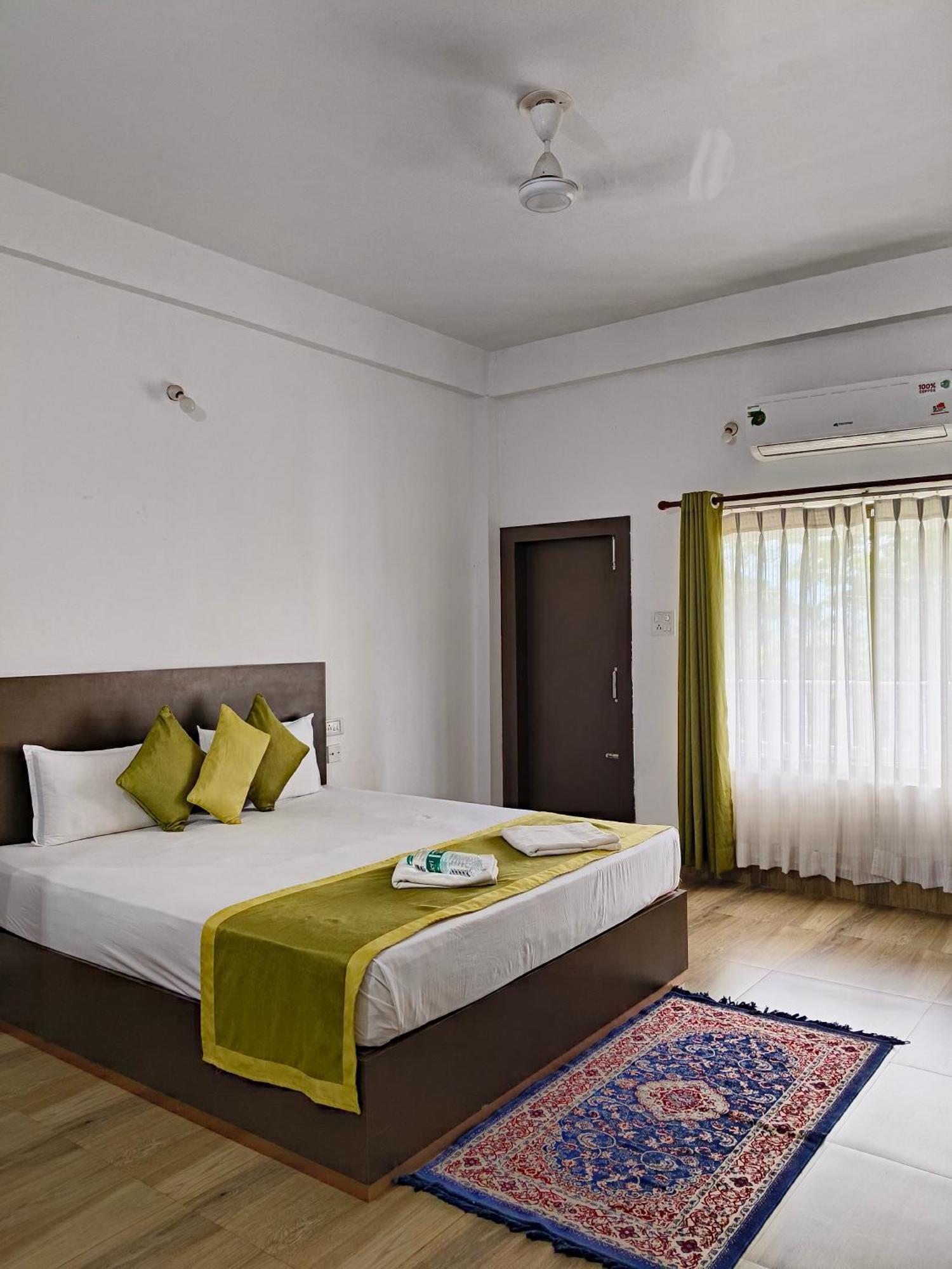 Hotel Shivaji Inn Kaziranga Bagian luar foto